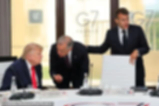 Смыслы: атака на автобус с детьми и втягивание Беларуси, итоги G7 и «капитуляция под видом победы», тупик Израиля в Ливане и запрет соцсетей для детей — 17.06.2026