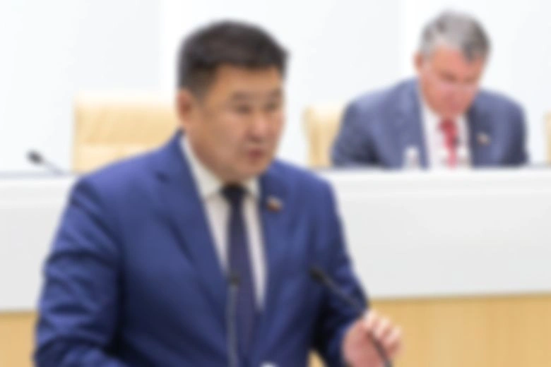 Смыслы: почему Я не отмечаю День России, письмо Мархаева как голос силовиков, грандиозная сделка Ирана и слова Лукашенко о конце войны — 12.06.2026