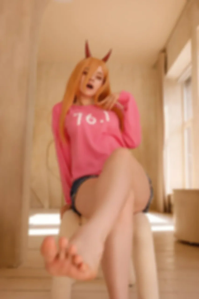 おうおう、平伏せ人間、わしの名はパワー!❤️