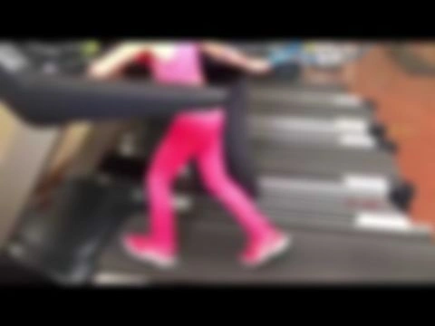 Бег с ракеткой в замахе.