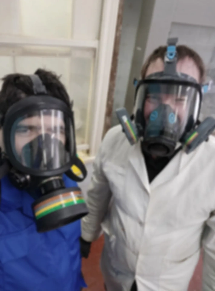 Примерка противогазов