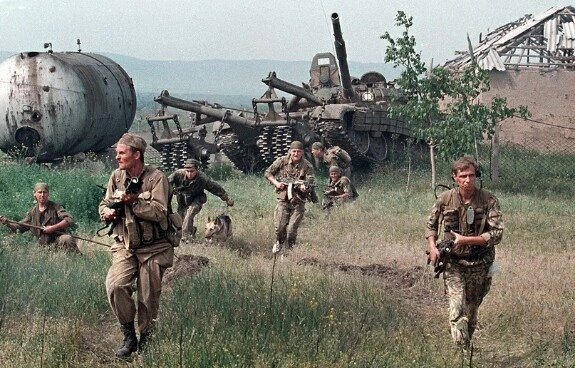 Осада. Бамут, 1995-1996