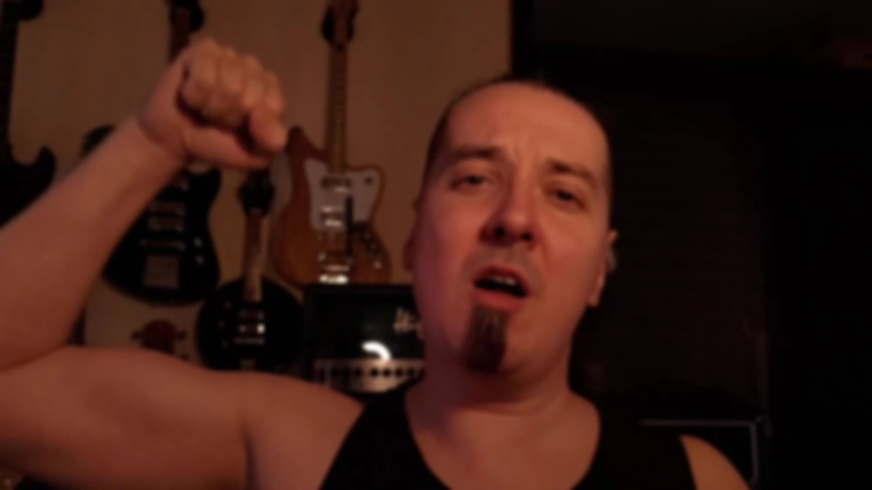 51. Отработка бендов и глиссандо без паузы. Две ноты, 90 bpm.