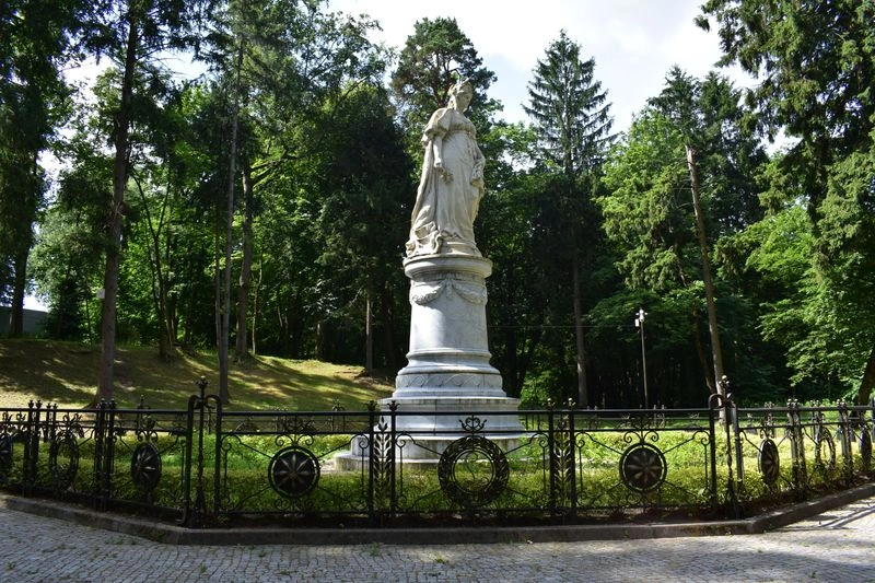 Статуя королевы Луизы
