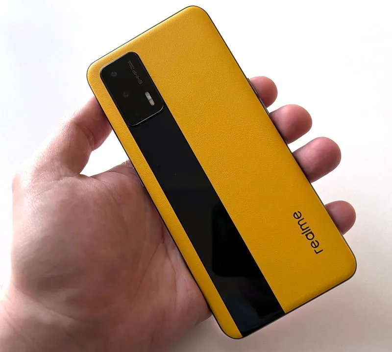Realme GT 5G: самый дешевый смартфон на Snapdragon 888