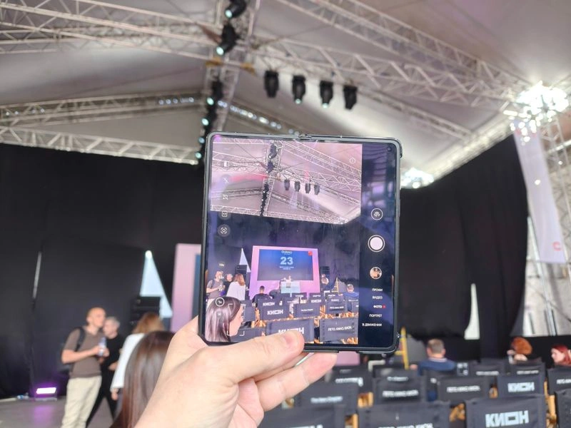 Бета-версия обзора раскладного смартфона Huawei Mate X7