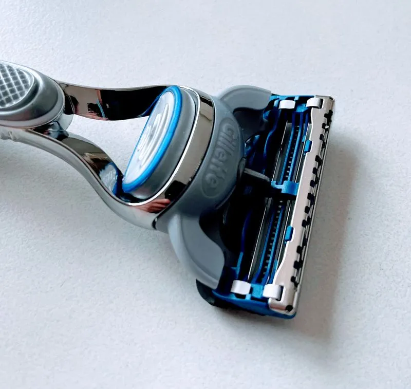 Протестировал новую бритву Gillette Skinguard Sensitive