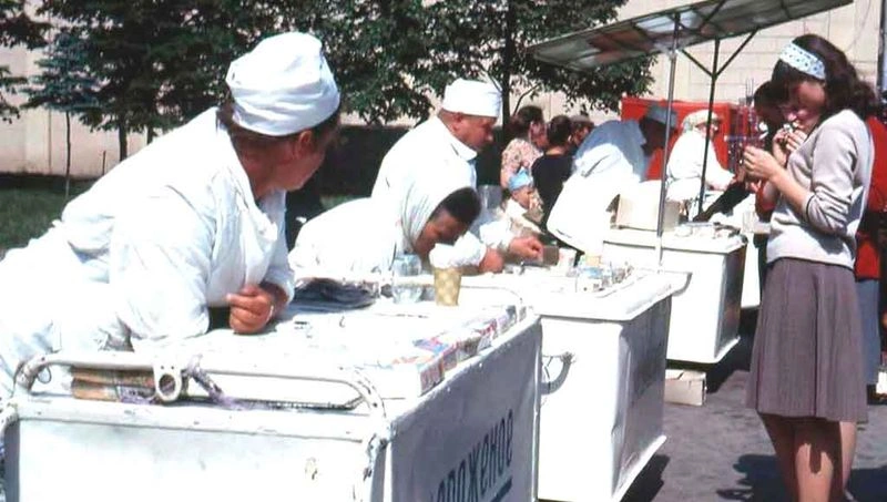 Как добывали лед до изобретения холодильника?