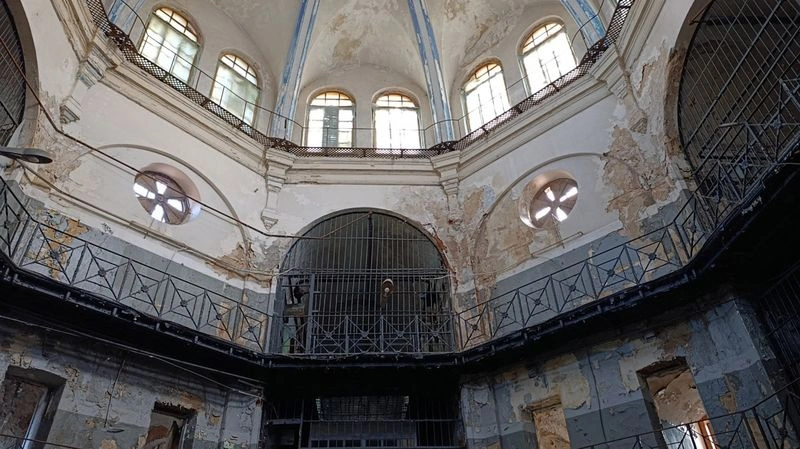 Поход в «Кресты». Ч.2 — Западный Крест. Внутри