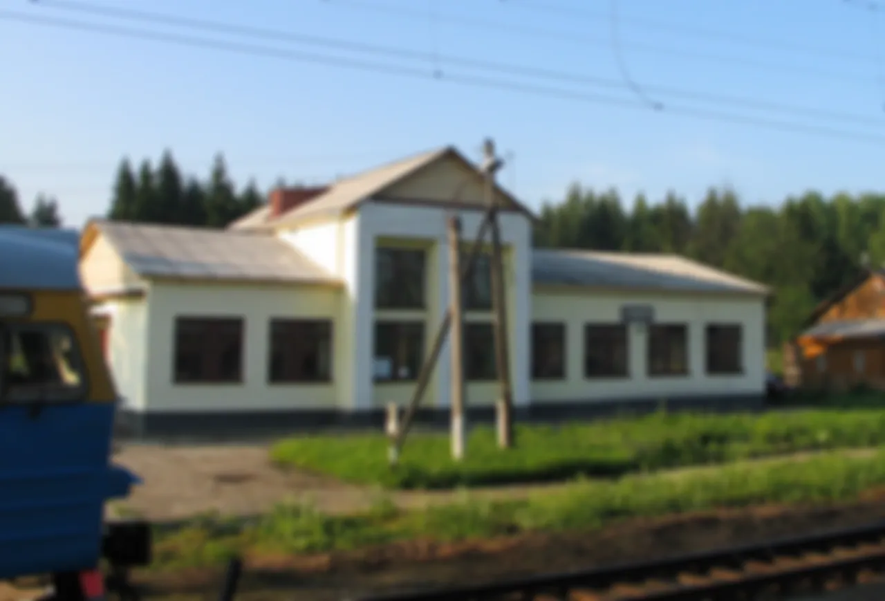 Транссиб-2004 (ч.8). Поезд Москва-Чита. День 2, Киров - Балезино