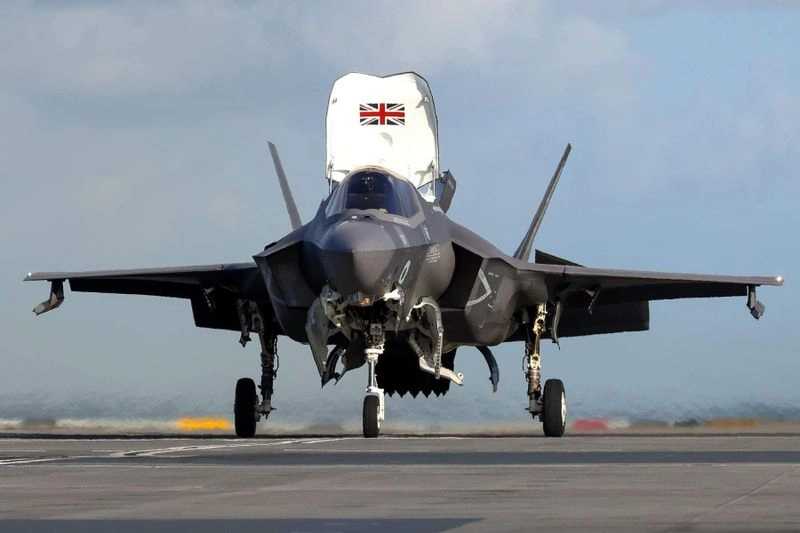 Не сошлись бюджетики. Проблемы британских F-35.