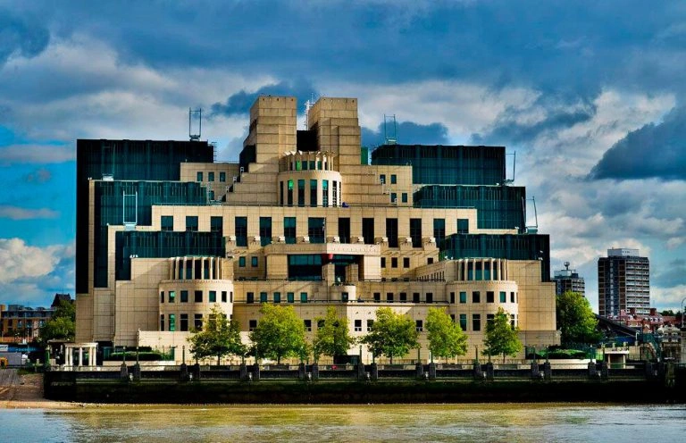 The British Monarchy and Secret Intelligence»