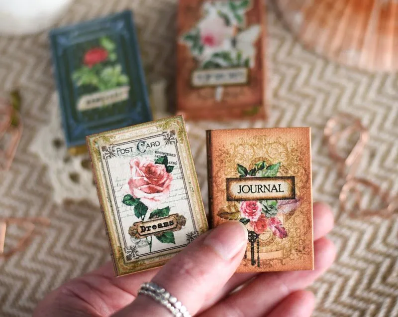 Миниатюрная книга