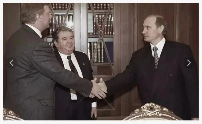 Дрейф вправо ч.2: По лестнице власти.