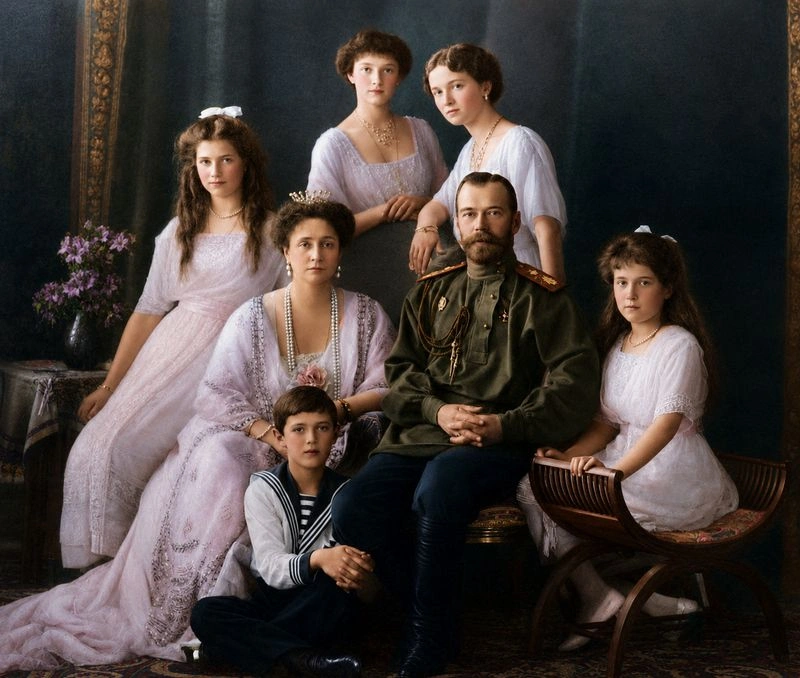 Последняя ночь царской семьи. Николай II нёс больного сына. Что было в подвале Ипатьевского дома?