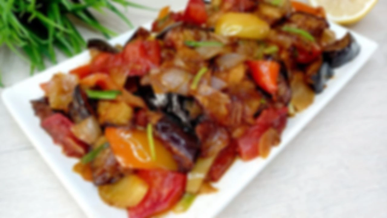 Аппетитный и очень вкусный Салат с Баклажанами