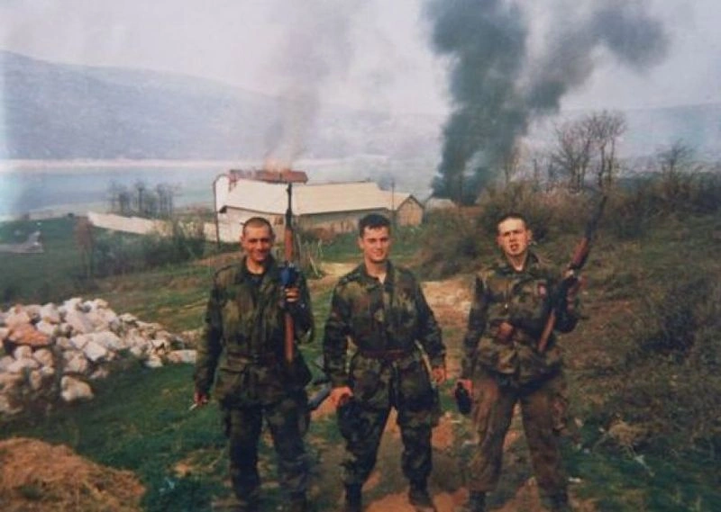 Русский «Медведь» в Косове, 1999 год. Эксклюзивное фото.