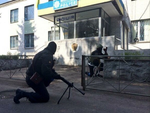 «Здесь будет украинская власть, здесь украинская земля!» — первая громкая операция батальона «Донбасс».