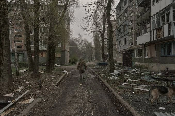 ⚡️«Наших отрезали и взяли в окружение»: эксклюзивное интервью участника СВО о битвах за Покровск и Доброполье.