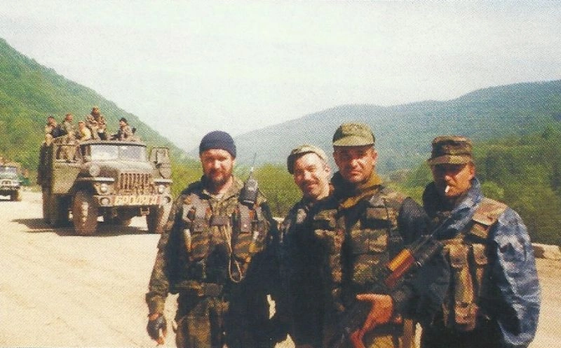 Архивное фото. Калининградский СОБР перед отправкой в Чечню. 2000 год.