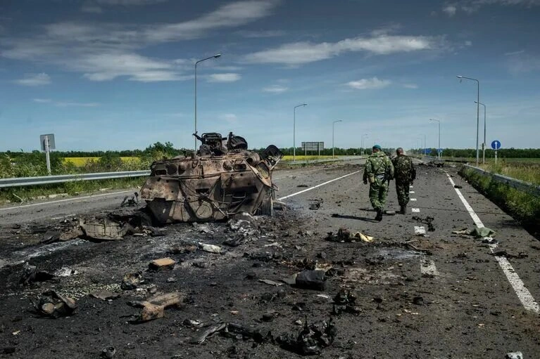 ⚡️«Они подошли в упор к столице…» — ва-банк последнего рубежа обороны Луганска.