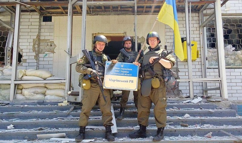 «Азов» идет в атаку. Первый серьезный штурм пригорода Донецка.
