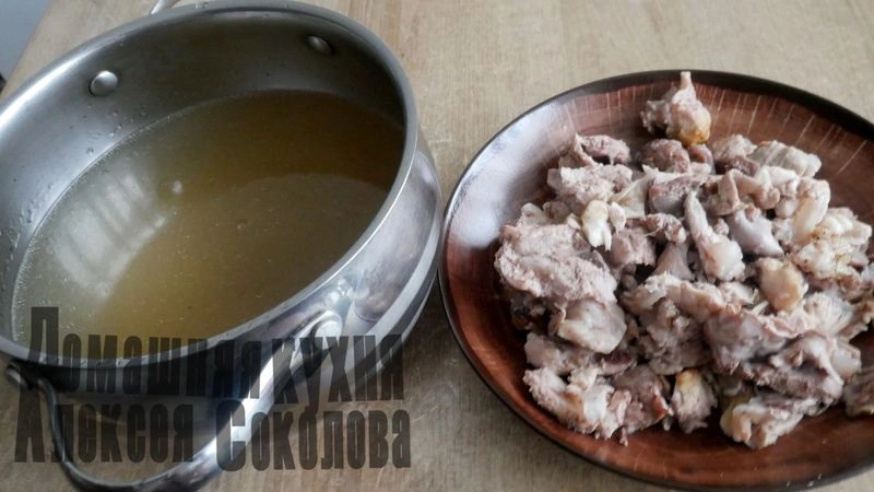 Бараний бульон с курицей и свининой. И не только бульон