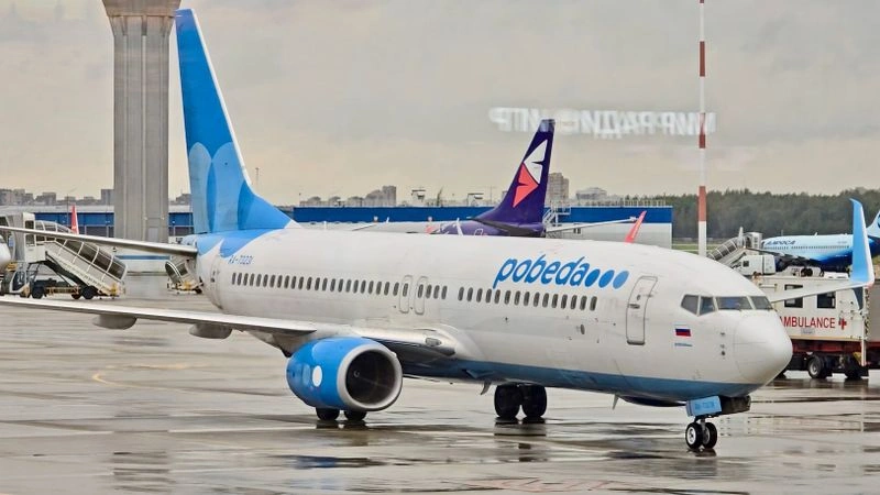Новое видео: Boeing 737-800 а/к Победа, рейс Пулково — Шереметьево (терминал D)