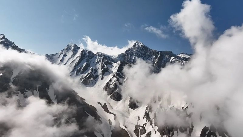 Туркестан — Сайрамское ущелье — Горы в облаках