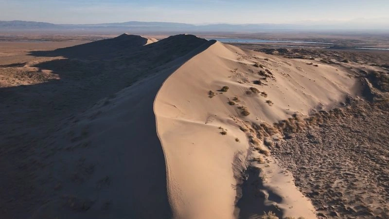 Алтын-Эмель — Поющий бархан