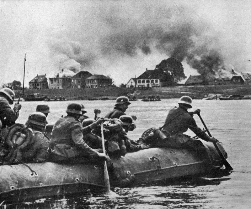 ИНЖЕНЕРНАЯ ШТУРМОВАЯ ГРУППА ФОРСИРУЕТ МААС (май 1940 года)