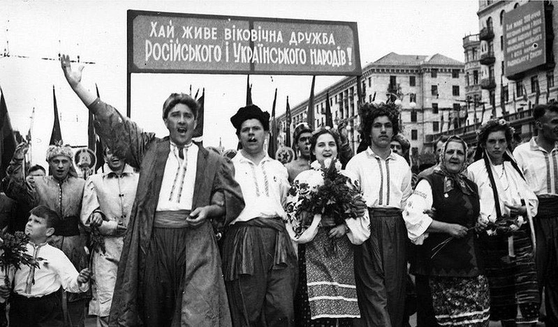 Как работает плавильный котел. Часть I: безумие на тему «русских нет»