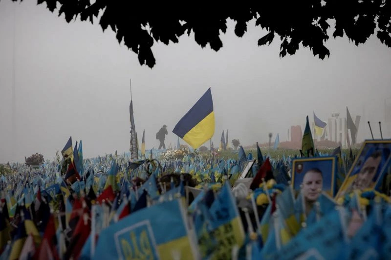 Запад меняет стратегию войны против России