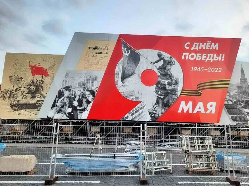 Почему не надо драпировать Мавзолей
