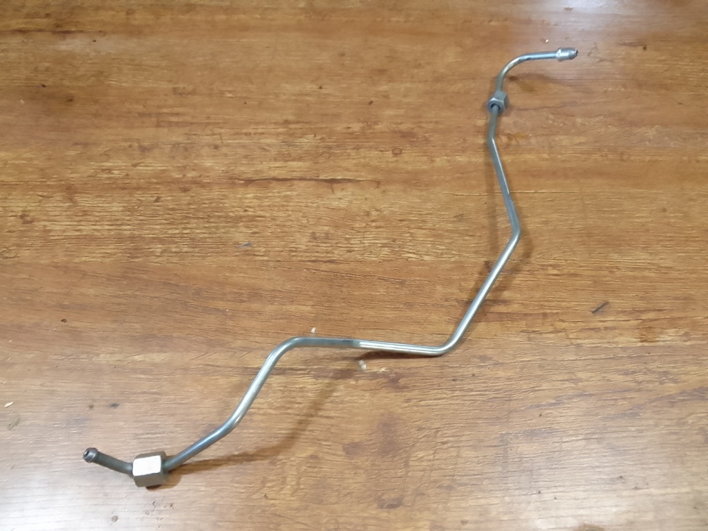 Топливная трубка.