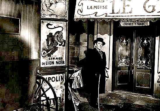 Вход в Гран-кафе. Цена билета уже 1 франк