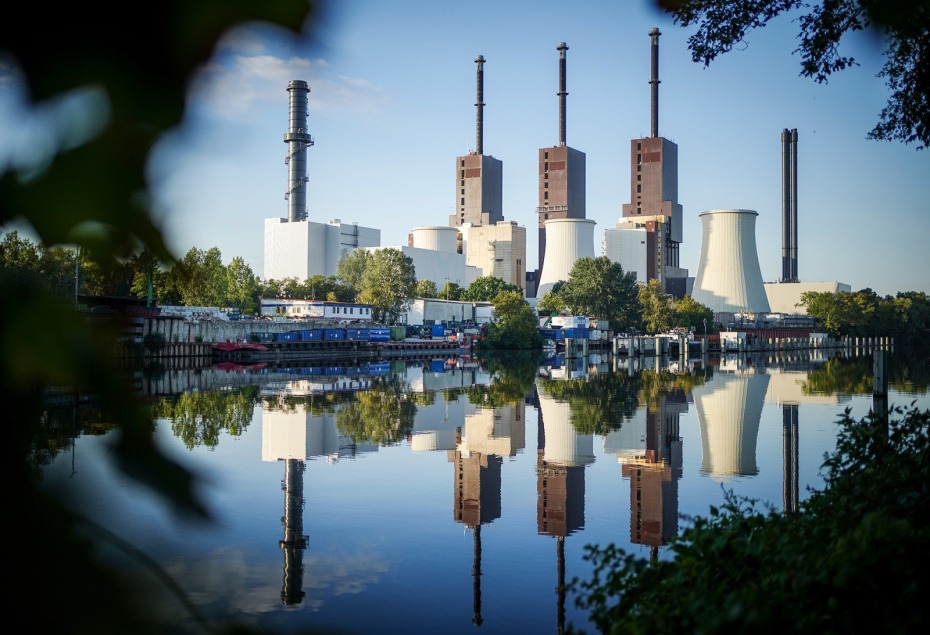 Лихтерфельде реально очень крутая и очень современная ТЭС, на ней работают три мощные парогазовые турбины по 100 МВт каждая