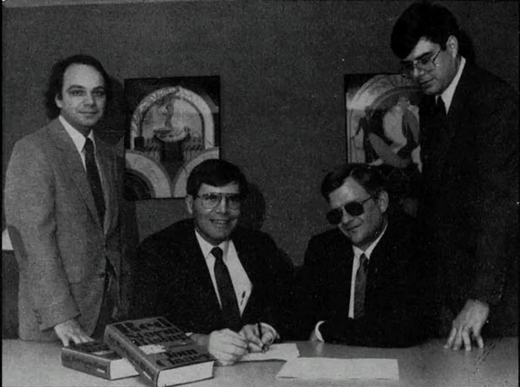 Историческое фото: Сид Мейер, Билл Стили, Том Клэнси и Ларри Бонд. Первые два делали игру. Двое оставшихся писали книгу. (Источник: Computer Gaming World).