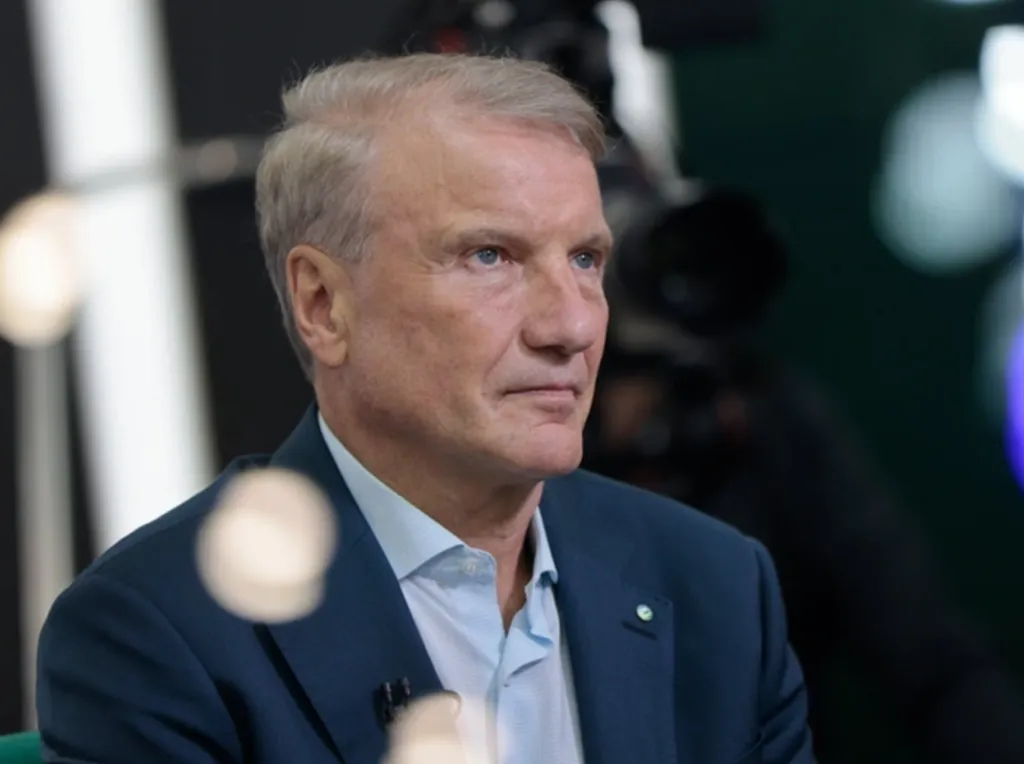 Этот лучистый взор проницает будущее.