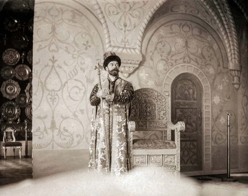 Император Николай II Александрович в костюме царя Алексея Михайловича. 1903.