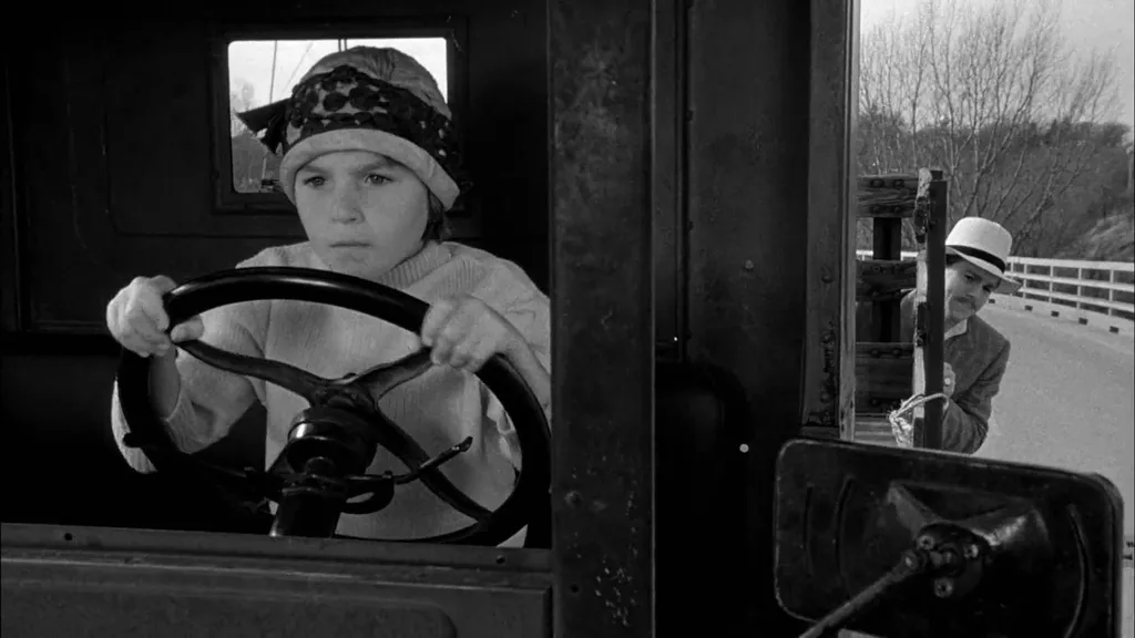 Кадр из кинофильма П. Богдановича "Бумажная луна" (1973).