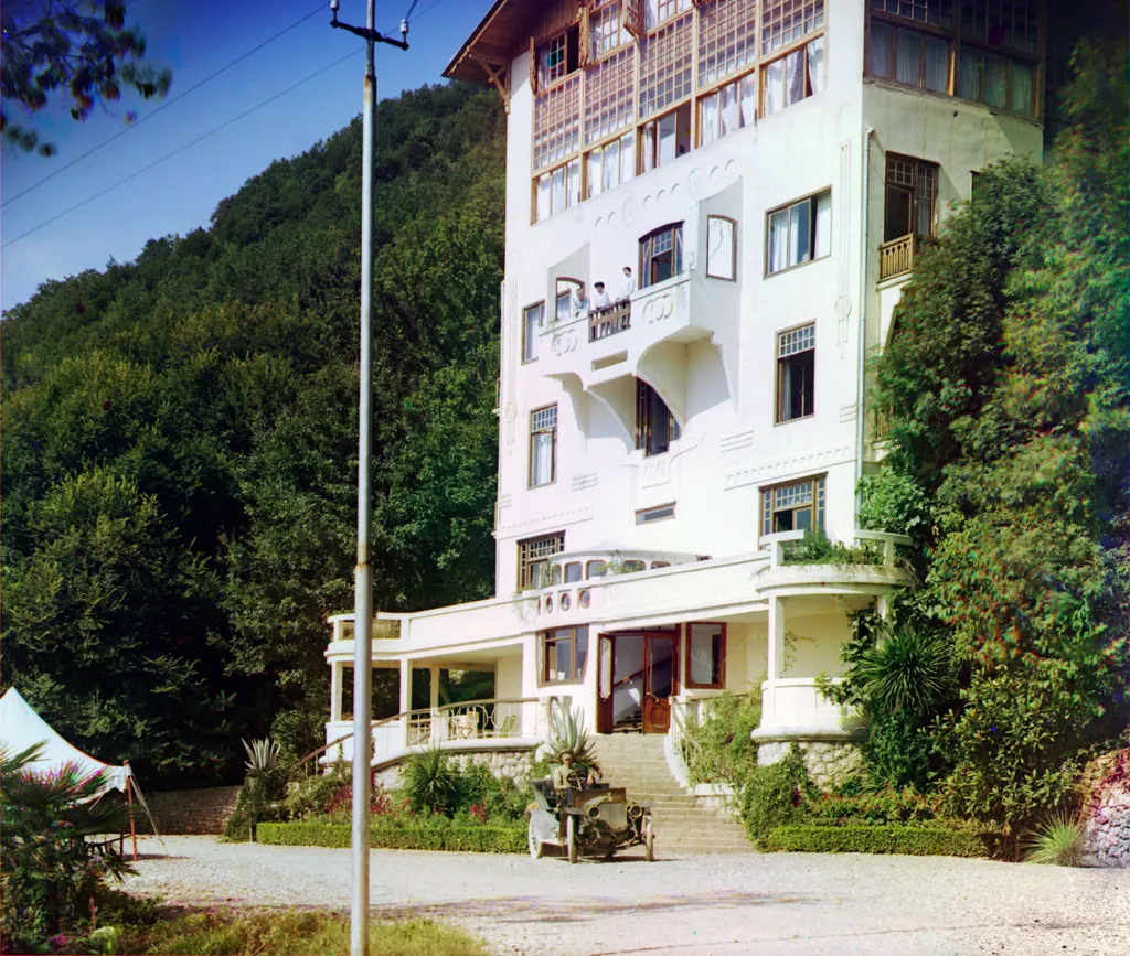 Новая гостиница. Гагры. 1912. Фото С. М. Прокудина-Горского.