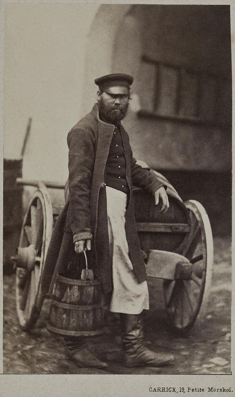 Водонос. Из альбома "Русские типы" В. А. Каррика. 1860-1870 гг.
