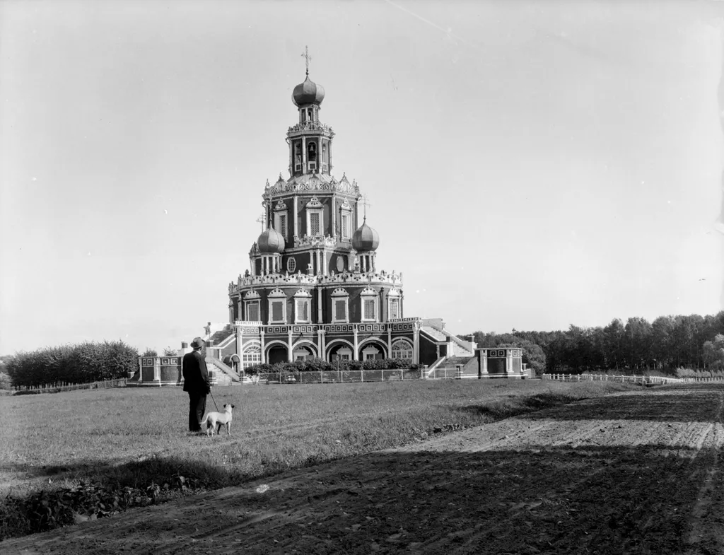 Церковь Покрова в Филях. Предместье Москвы. 1910-е гг.