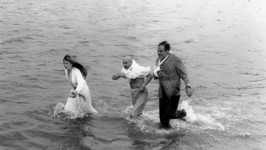 Кадр из кинофильма Р. Полански "Тупик" (1966).