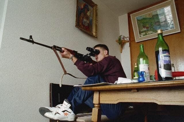 Ну, грубо говоря, снайпер