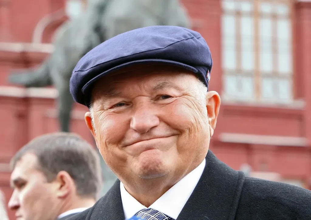 Лужков
