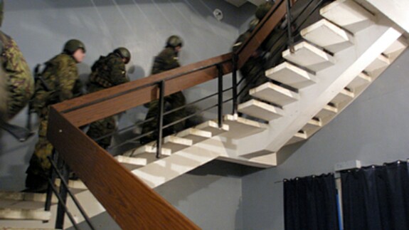 Штурмовая группа внутри театра