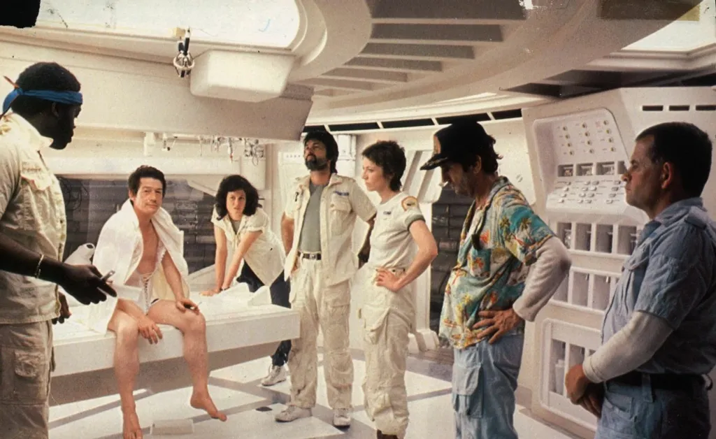 Искусственная гравитация позволяла им ходить, сидеть и так далее. И это было очень удобно для съёмок...