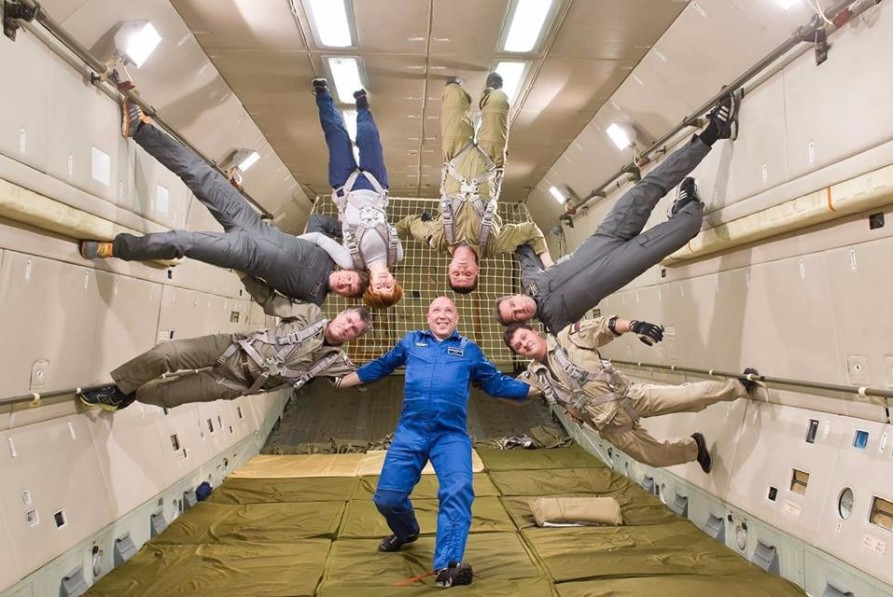 Тренировка в самолёте. Несколько секунд... А если неделю так пожить?